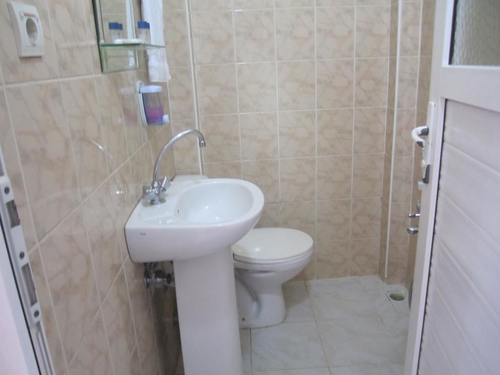 Hotel Efe Trabzon Buitenkant foto